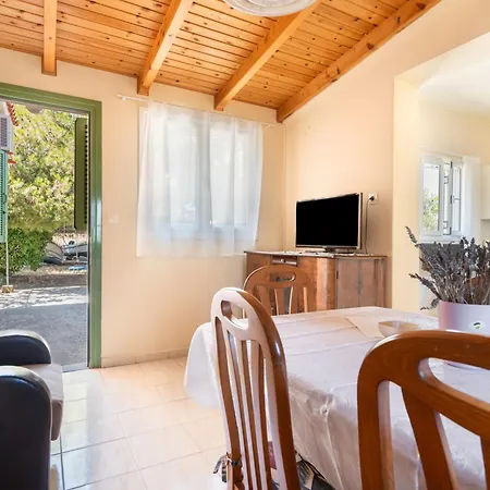 Avra Εξοχικό σπίτι *